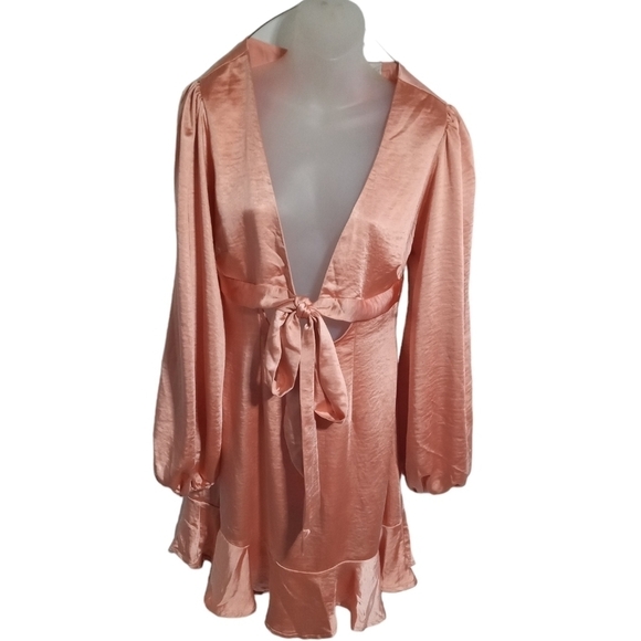 Selfie Peach Tie Front Puff Sleeve Open Back Ruffle Hem Mini Dress Size 12 - Picture 2 of 8